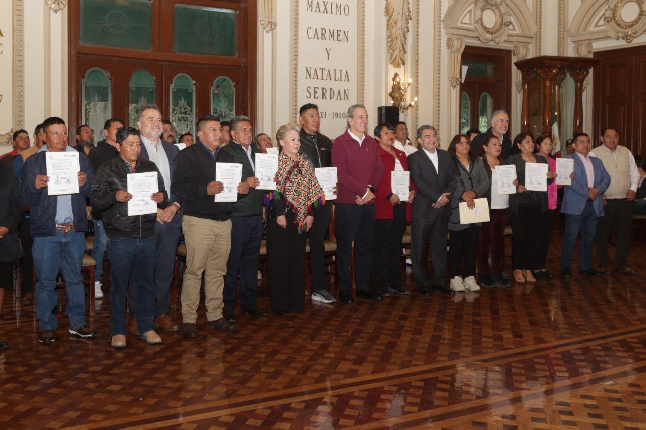 Pepe Chedraui con inspectores